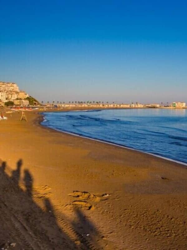 Plage privée à proximité, chaises longues, bar de plage