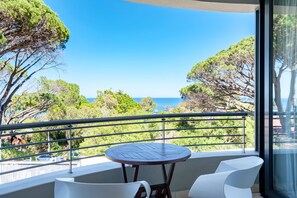 อพาร์ทเมนท์ | 2 ห้องนอน, โต๊ะทำงาน, อินเทอร์เน็ตความเร็วสูง