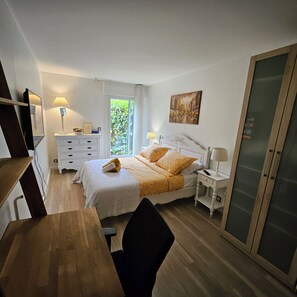 2 chambres, fer et planche à repasser, Wi-Fi, draps fournis