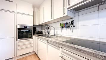 Kühlschrank, Ofen, Herdplatte, Geschirrspüler