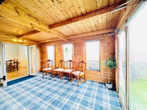 Interior - Top Floor Apartment with Castle Views (Edinburgh)