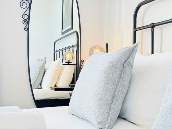 4 chambres, fer et planche à repasser, lit parapluie, Wi-Fi gratuit