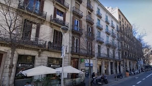 Unclassified image, 2 of 10, button - Pau Claris Design Apt. Next to Paseo de Gracia (Barcelona)