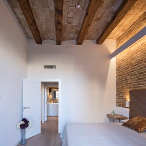 Apartment | Exterior - Pau Claris Design Apt. Next to Paseo de Gracia (Barcelona)