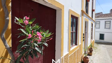 Mặt tiền nơi lưu trú