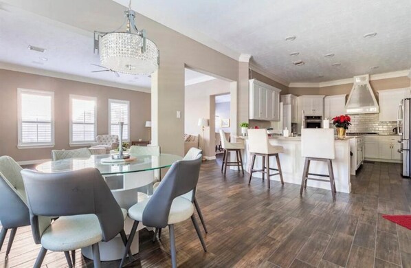 Luxury Villa | Living area - ELUX with heated pool spa (Houston)