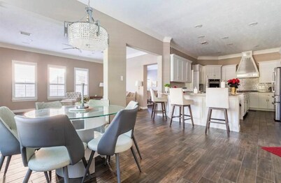 ELUX with heated pool spa