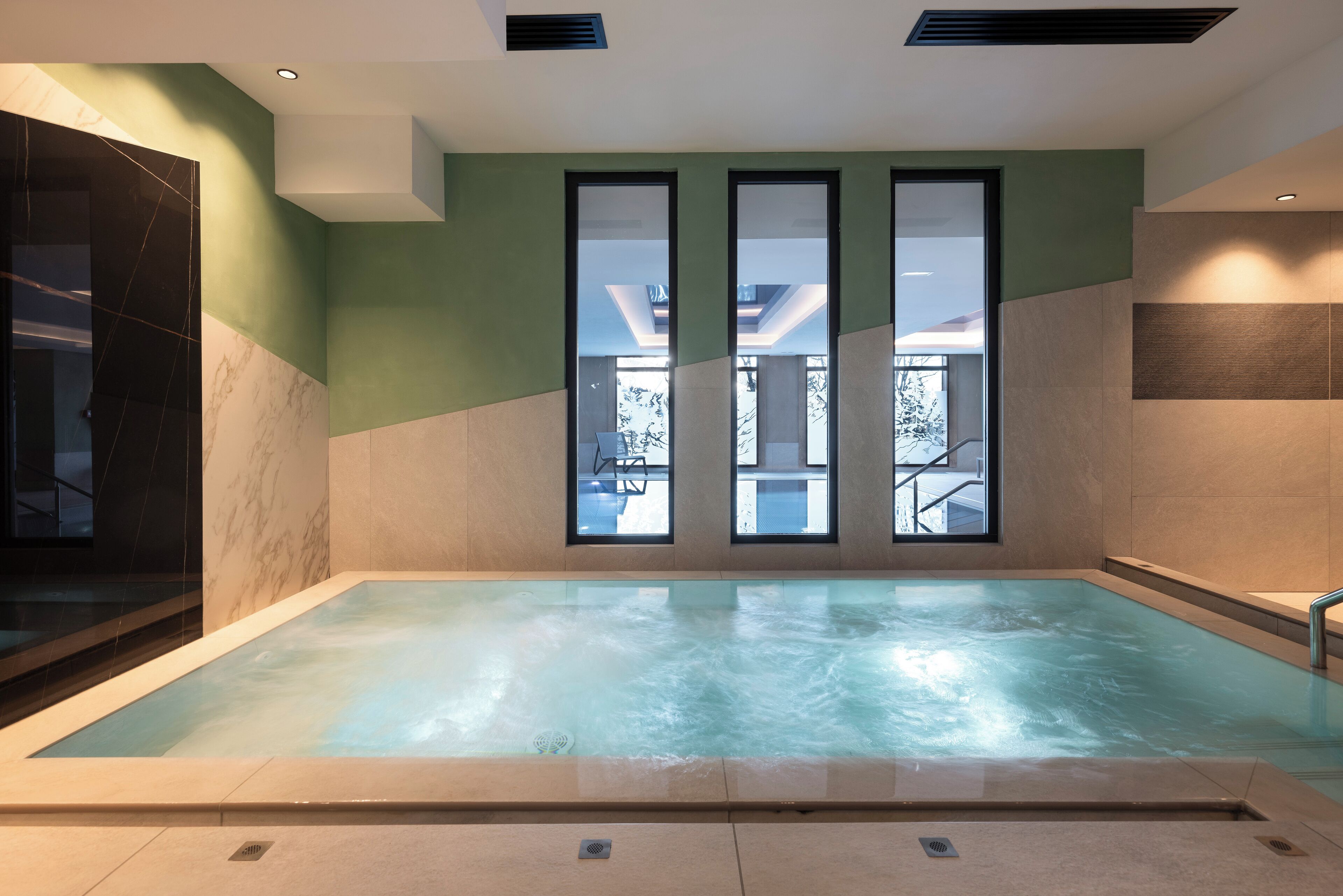 Heitur pottur innandyra