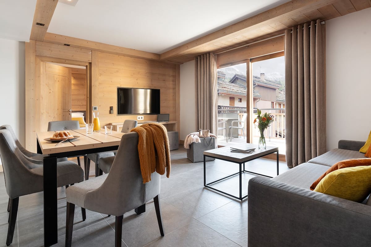 Duplex, 2 Bedrooms | Living area | TV