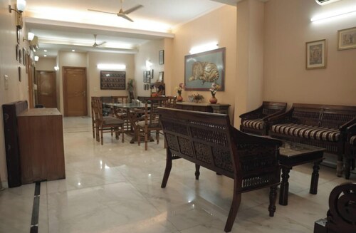 Room-home Stay Bed And Break Fast