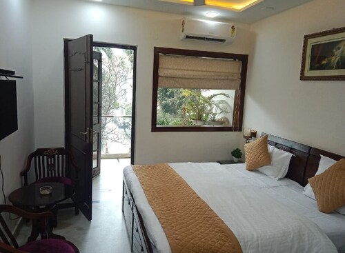 Room-home Stay Bed And Break Fast