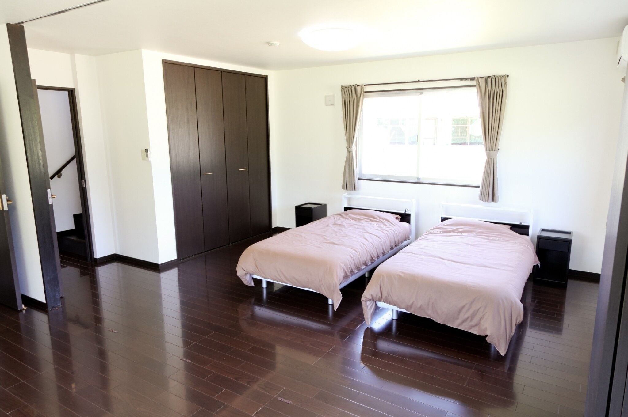 2 bedrooms, down duvets, free WiFi