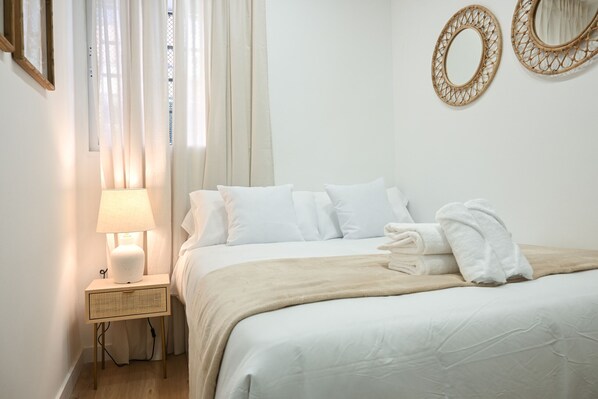 Iron/ironing board, free WiFi