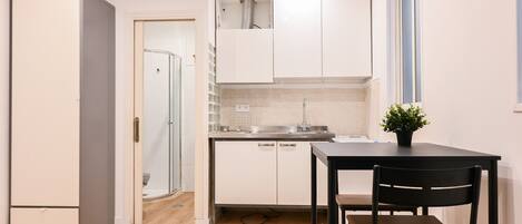 Fridge, microwave, coffee/tea maker, electric kettle