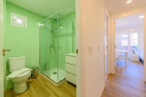 Regadera y secadora de cabello