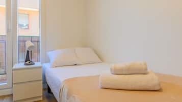 1 slaapkamer, een strijkplank/strijkijzer, gratis wifi