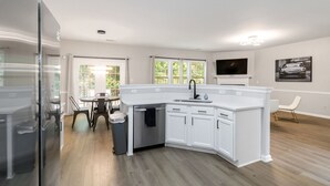 Interior - 5-Bed Gem Close to Duluth Fun-Sleeps 16 (Duluth)