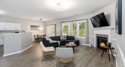 5-Bed Gem Close to Duluth Fun-Sleeps 16