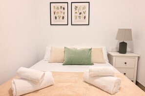 2 bedrooms, iron/ironing board, free WiFi