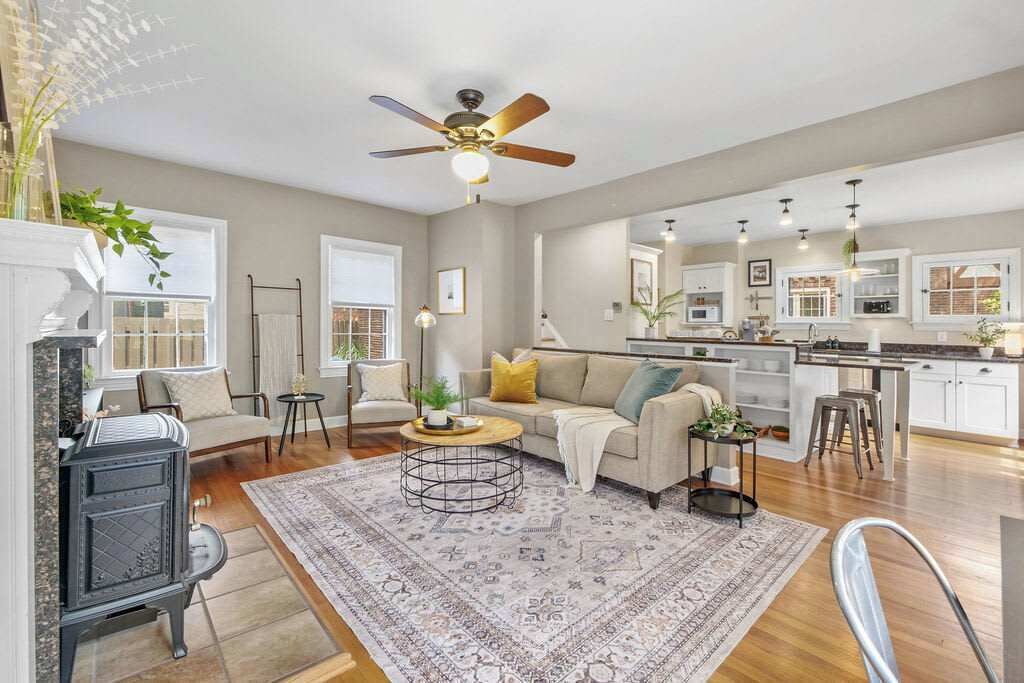 Televisión y oficina 