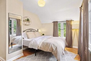 4 quartos, escrivaninha, ferros/tábuas de passar roupa, Wi-Fi