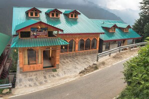 Fachada da propriedade