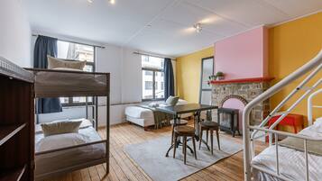 Apartment | 4 bedrooms, Internet