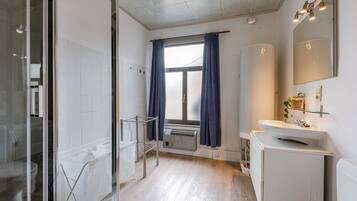 Apartment | 4 bedrooms, Internet