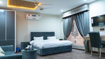 Family Suite | Meja, Wi-fi percuma