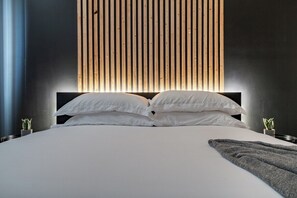 1 Schlafzimmer, Schreibtisch, Bügeleisen/Bügelbrett, Reisekinderbett