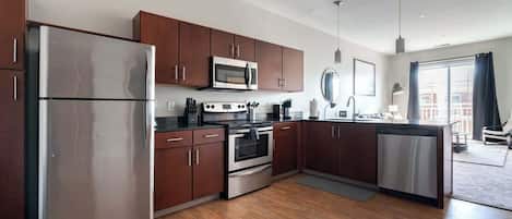 Coffee/tea maker, fridge, microwave, oven