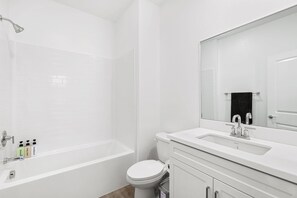 Bruser, hårtørrer, håndklæder