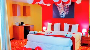 Egyptian cotton sheets, premium bedding, pillowtop beds, in-room safe - Best Western Parrot Hotel (Arusha)