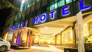 Front of property - Best Western Parrot Hotel (Arusha)