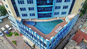 Outdoor pool - Best Western Parrot Hotel (Arusha)