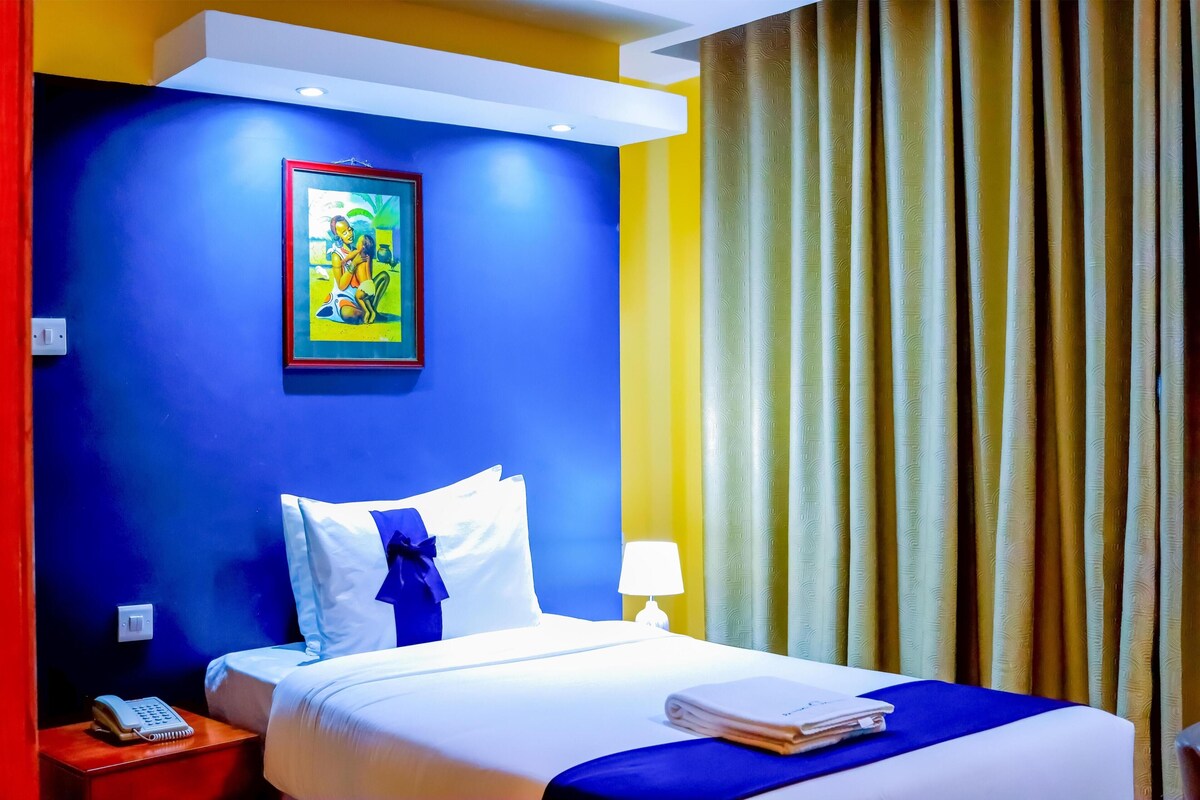 Standard Room, 1 Twin Bed, Non Smoking (View) | Egyptian cotton sheets, premium bedding, pillowtop beds, in-room safe