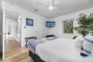 2 bedrooms, desk, iron/ironing board, free WiFi