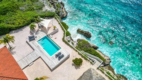 Kas di So o Ocean Front Luxury Villa