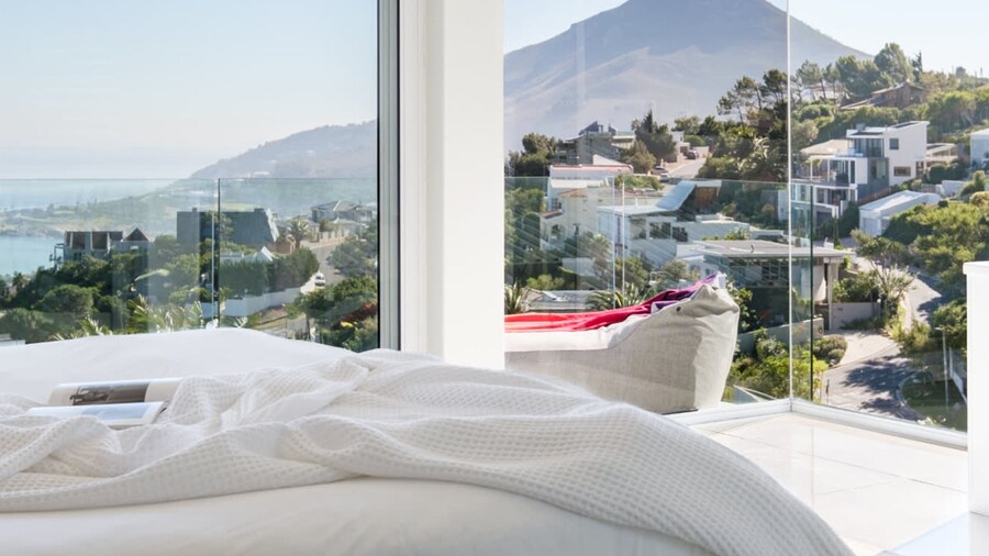 Exceptionally Unique Magnum Villa w Sea Views
