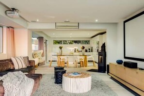 House | 3 bedrooms - Stylish Penthouse w Private Pool and Parking Houghton Penthouse (Cape Town)