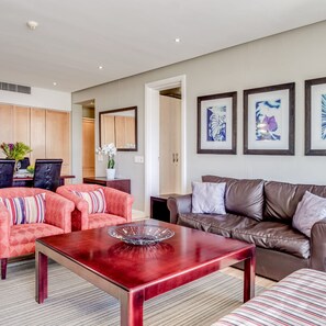 House | 2 bedrooms, desk, iron/ironing board, Internet