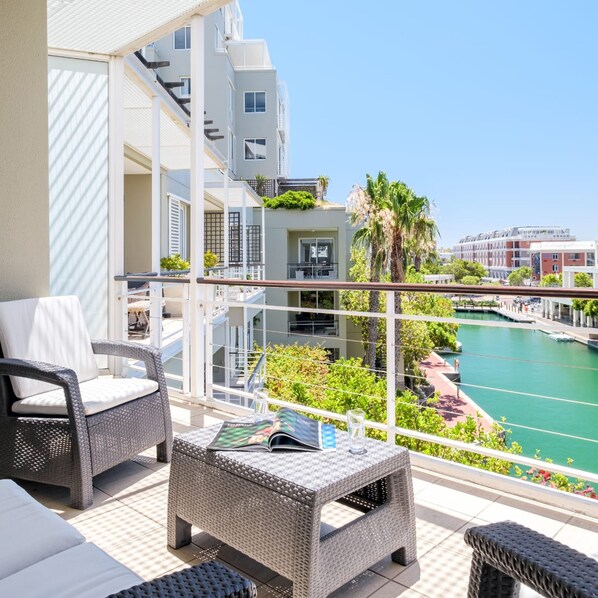 Apartment - Simplistic Elegance at Altmore 203 (Cape Town)