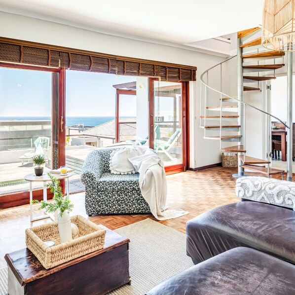 Villa - Alluring Seaside Retreat w Pool Stella di Mare (Cape Town)