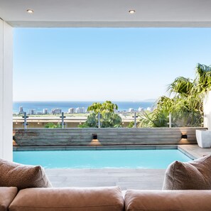 Villa | 3 bedrooms, desk, Internet - Luxurious Villa w Sea City Views Splendor Views (Cape Town)