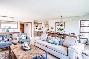Villa | 6 bedrooms, Internet