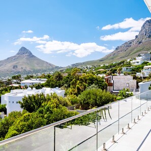 Apartment | 2 bedrooms, Internet - Elegant Apartment w Ocean Views Quenera Apartment (Cape Town)