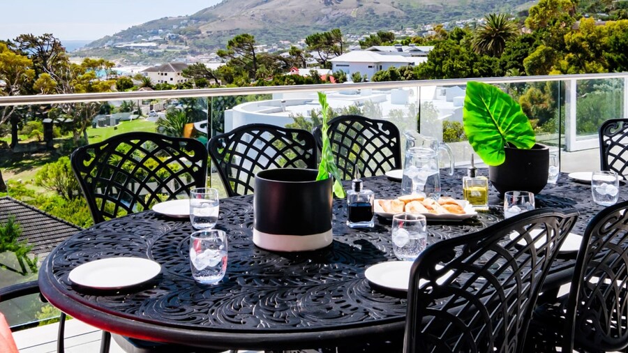 Elegant Apartment w Ocean Views Quenera Apartment