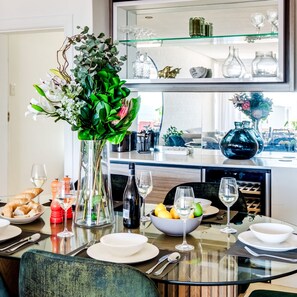 Apartment | 3 bedrooms, desk, Internet - Unwind at Contemporary Alanda Apartment (Cape Town)