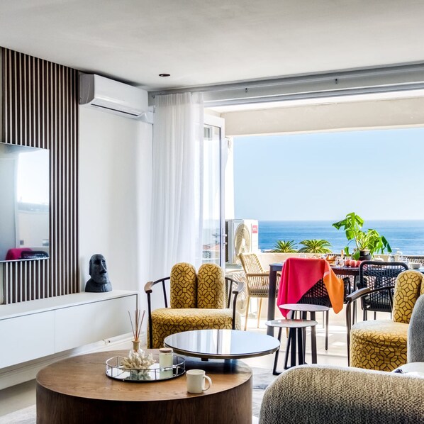 Apartment | 3 bedrooms, desk, Internet - Unwind at Contemporary Alanda Apartment (Cape Town)