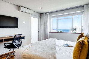 Apartment | 3 bedrooms, desk, Internet - Unwind at Contemporary Alanda Apartment (Cape Town)